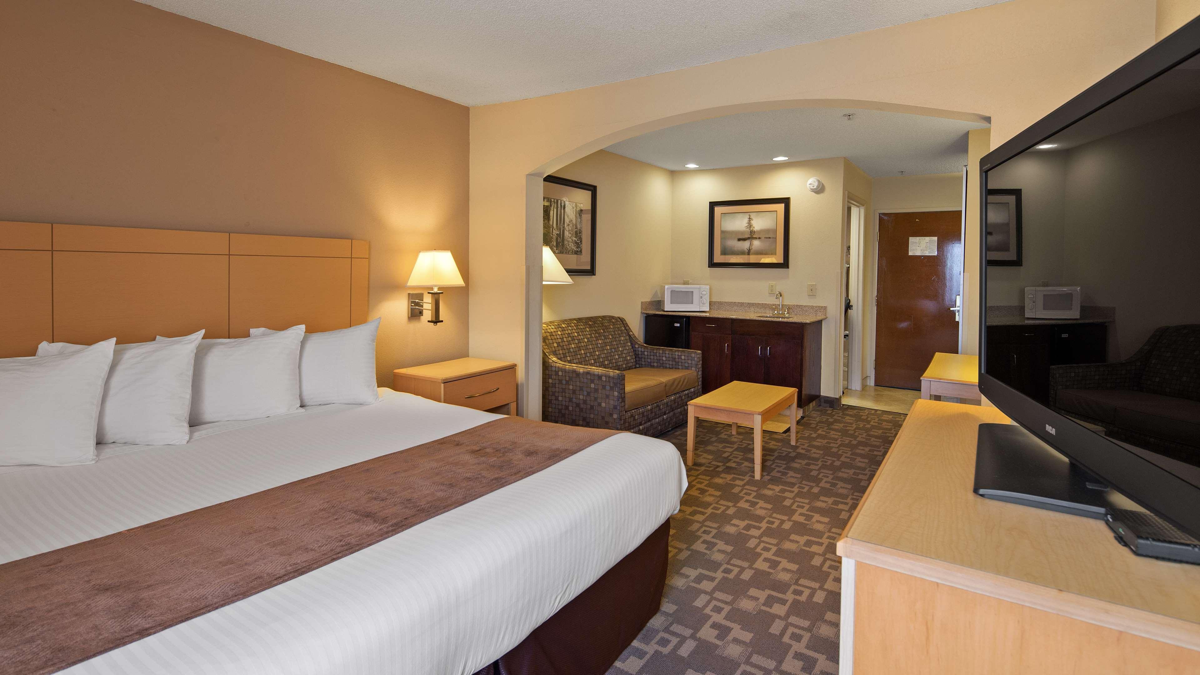 Surestay Plus Hotel By Best Western Roanoke Rapids I-95 Номер фото