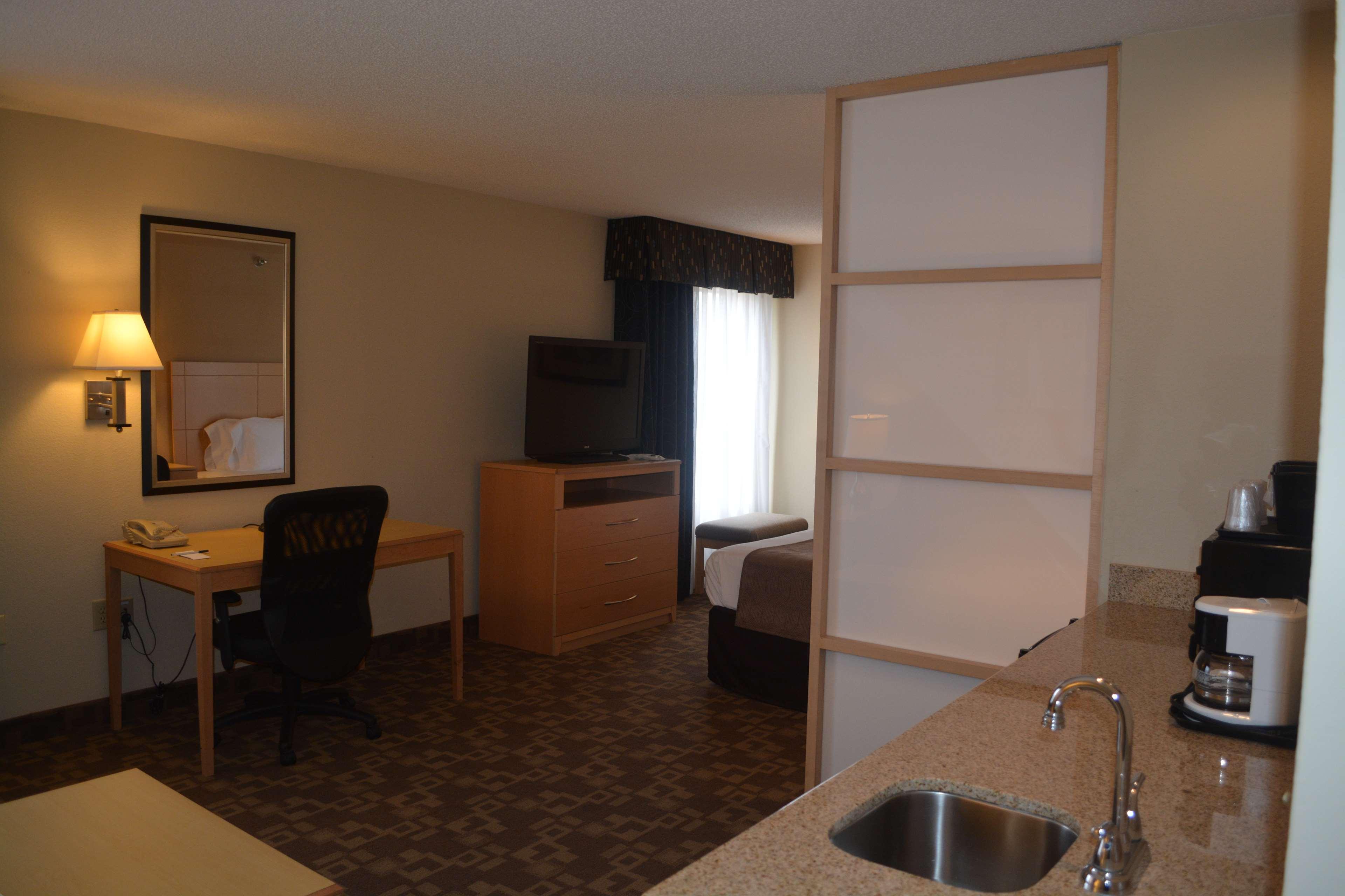 Surestay Plus Hotel By Best Western Roanoke Rapids I-95 Номер фото