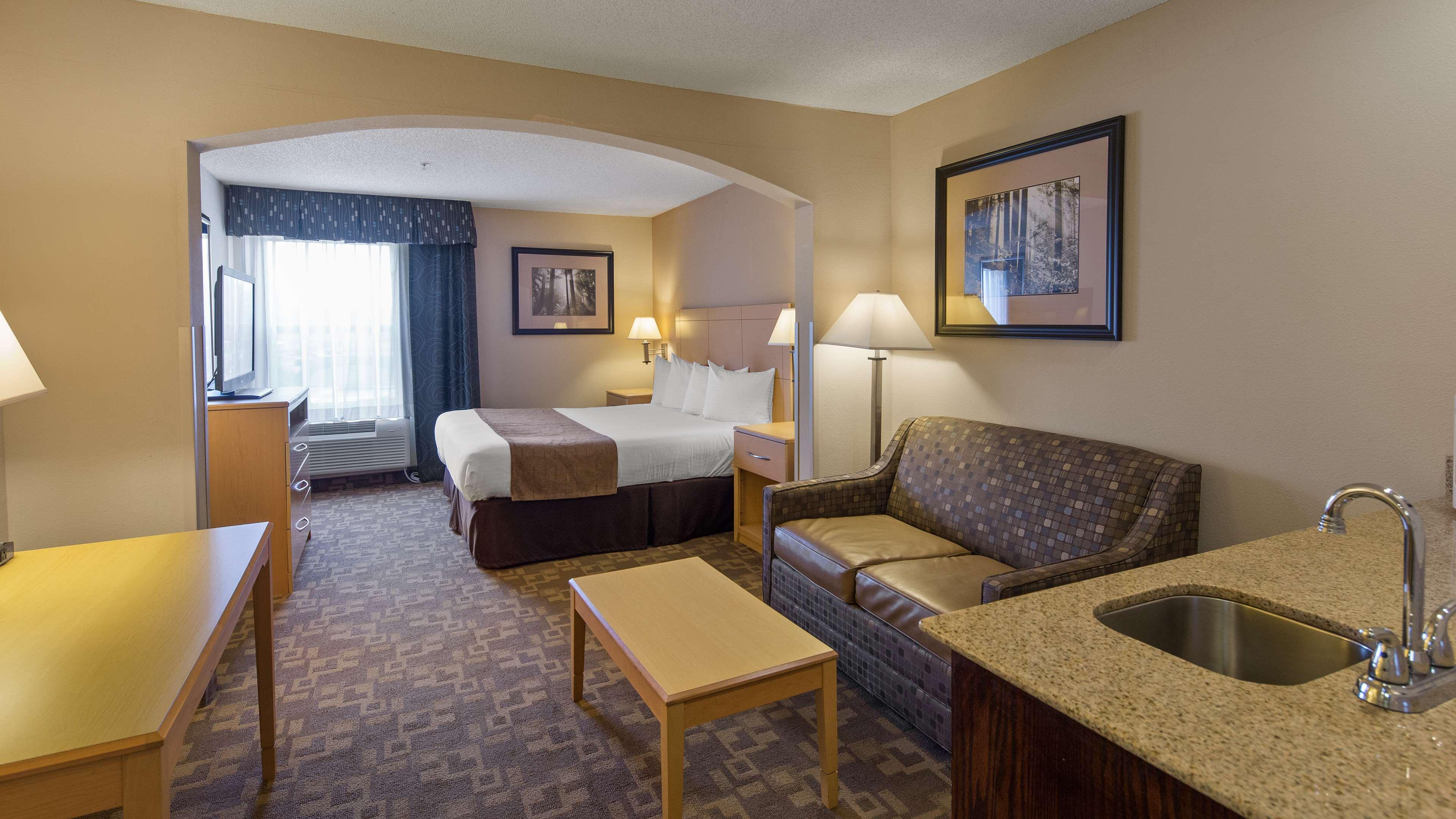 Surestay Plus Hotel By Best Western Roanoke Rapids I-95 Номер фото