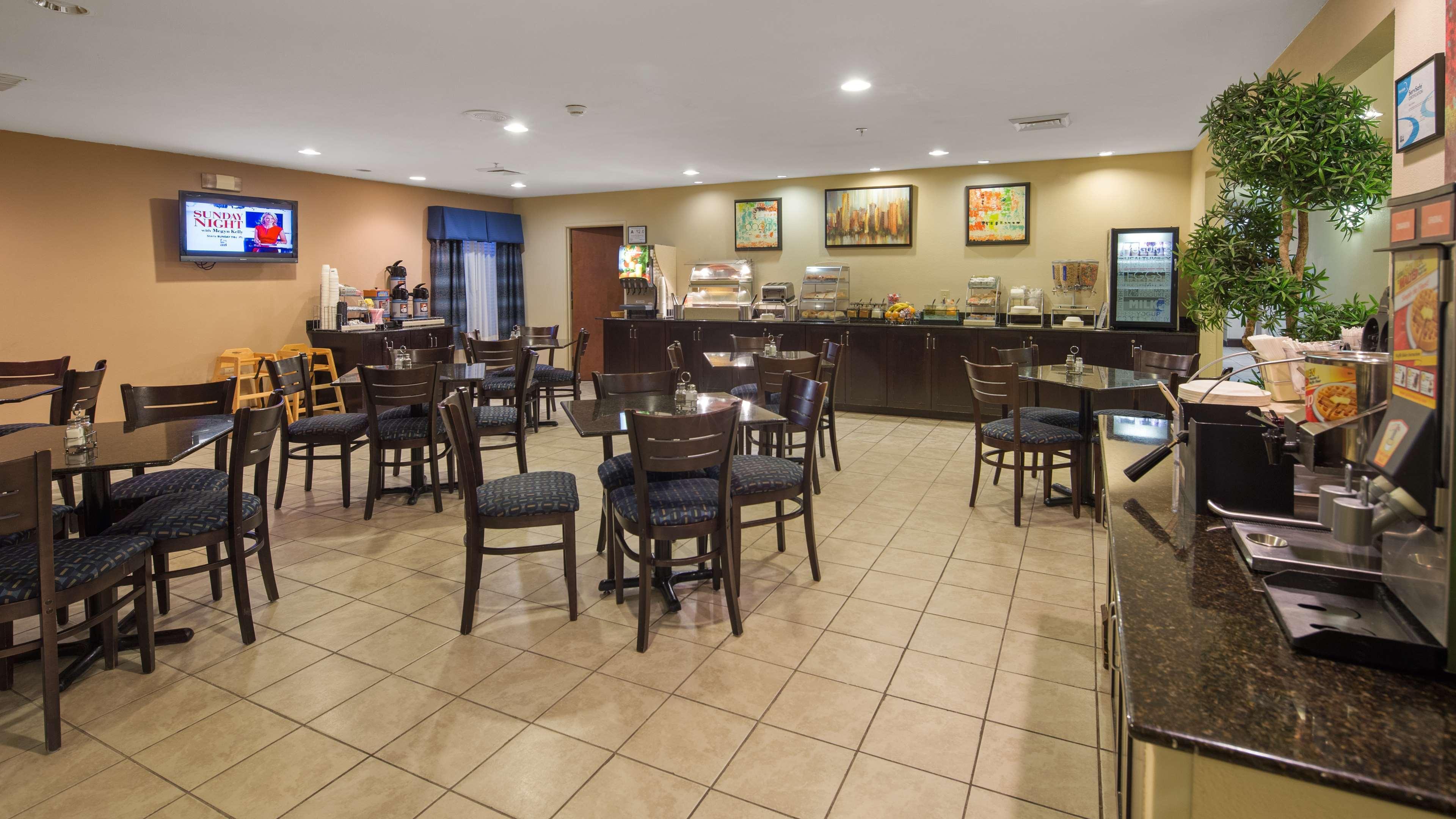 Surestay Plus Hotel By Best Western Roanoke Rapids I-95 Удобства фото